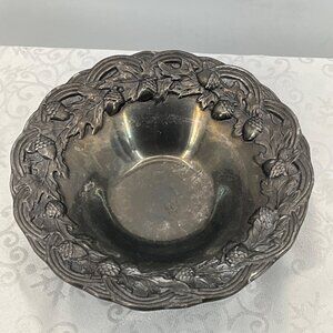 Vintage Wilton Armetale Acorn Pattern Bowl 7.5-Inch Diameter Cast Aluminum Servi